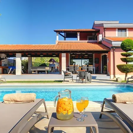 Villa Ines Póla